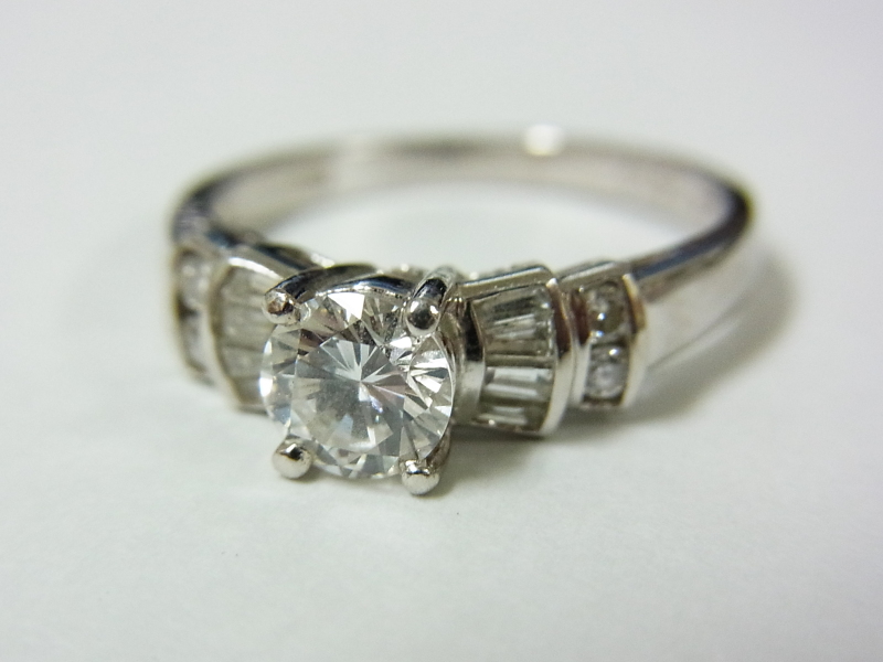 Pt900ダイヤモンドリング1